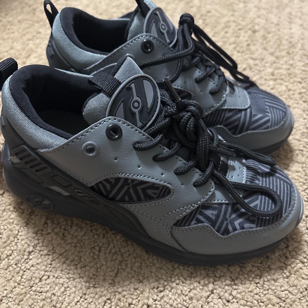 Boys heelys
